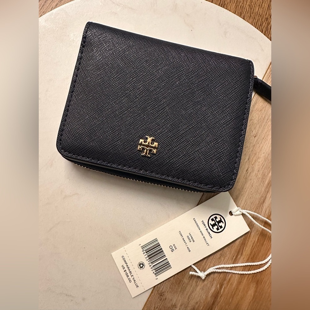 NWT! NEW! Tory Burch Emerson Compact Wallet Navy with Gold logo Women Leather